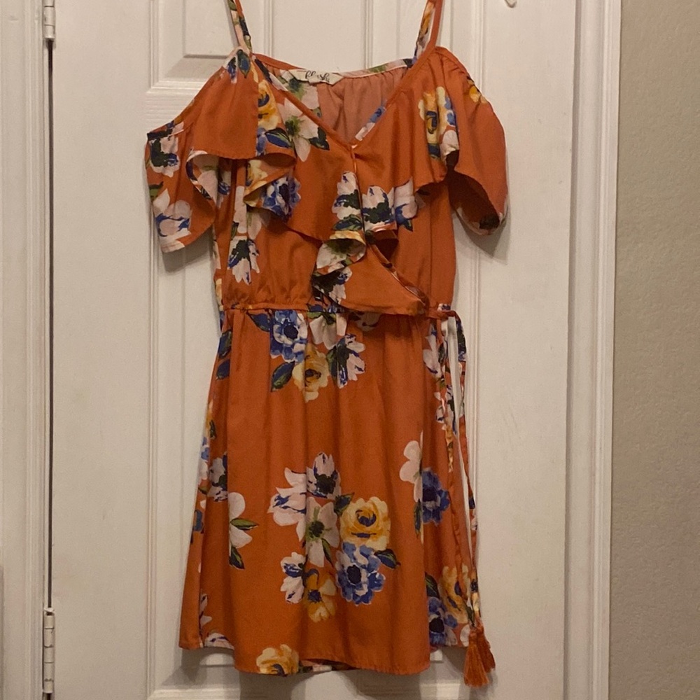 HINT OF BLUSH Women Small Lightweight Flowing FLORAL  MINI-DRESS